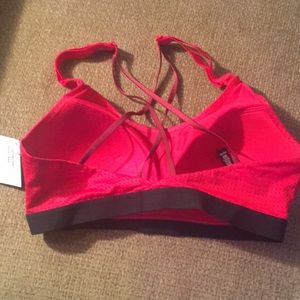 Victoria's Secret Intimates & Sleepwear - Victoria’s Secret lightweight sports bra Victoria's Secret Intimates & Sleepwear - Victoria’s Secret lightweight sports bra